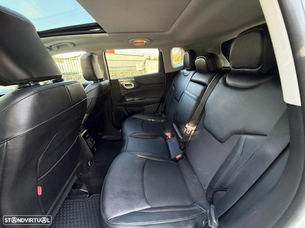 Jeep Compass 1.3 T-GDI 4xe PLUG-IN HYBRID Auto First Edition Urban - 20