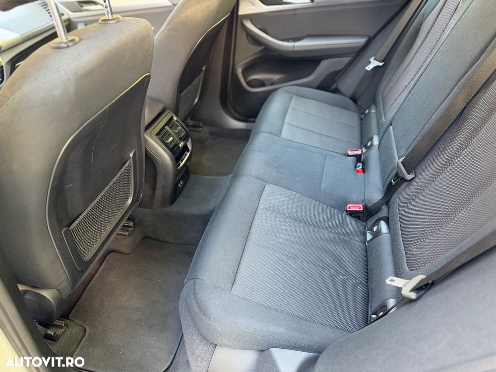 BMW X3 xDrive20i AT Advantage - 13