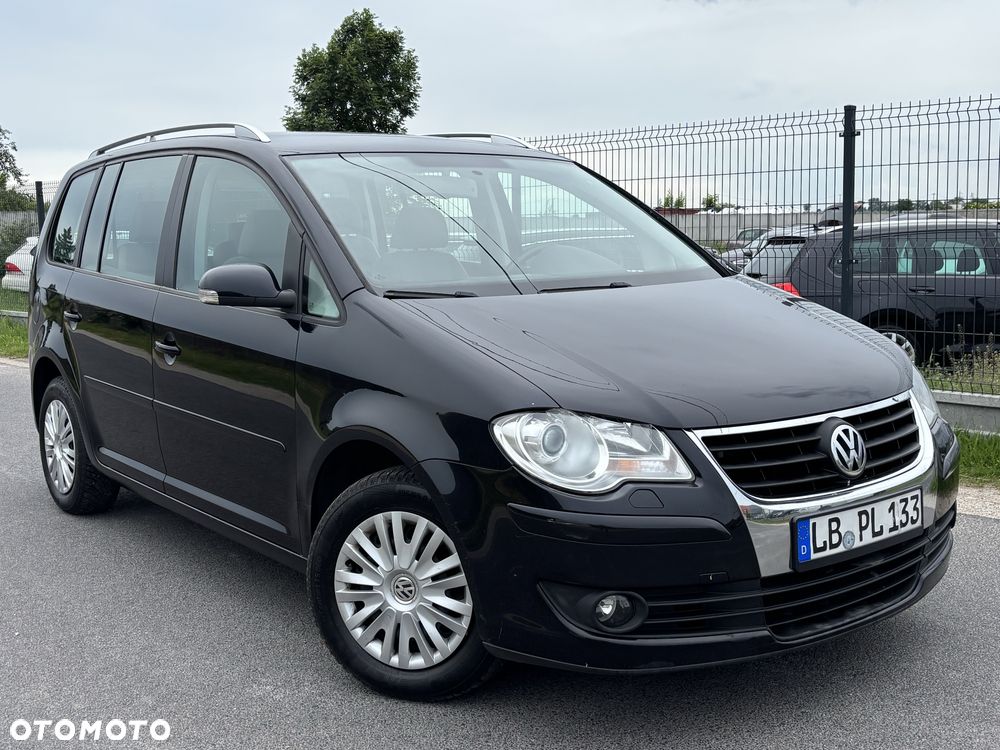 Volkswagen Touran - 1