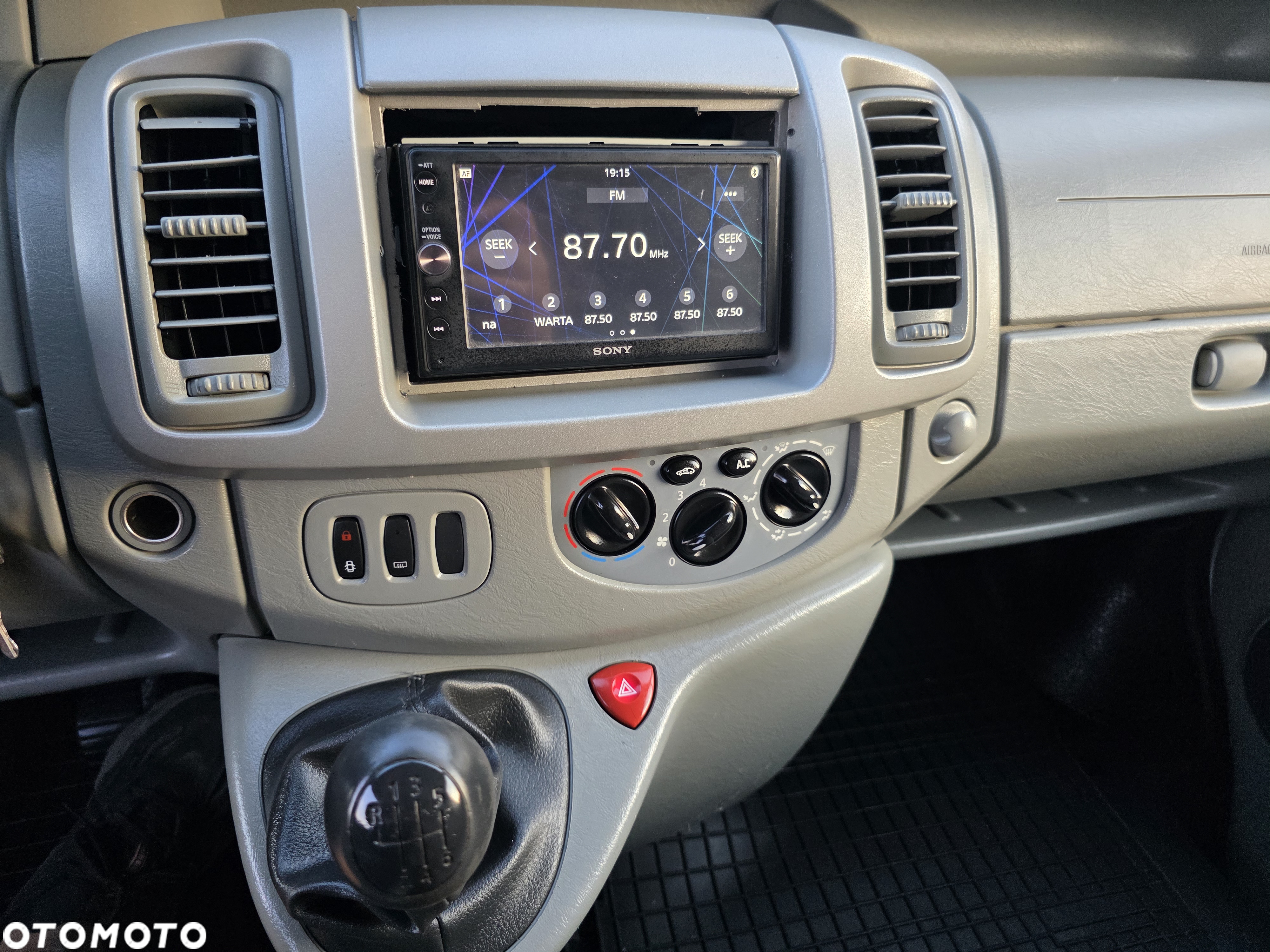 Renault Trafic 2.0 dCi 115 Combi L1H1 teilverglast - 21