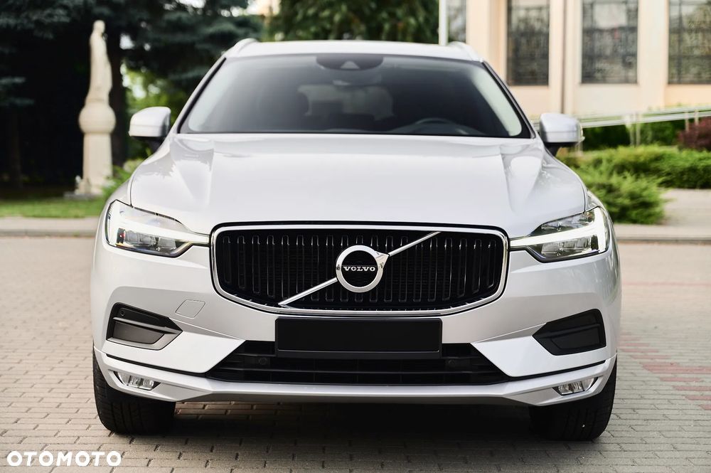 Volvo XC 60 B4 D AWD Momentum Pro - 4