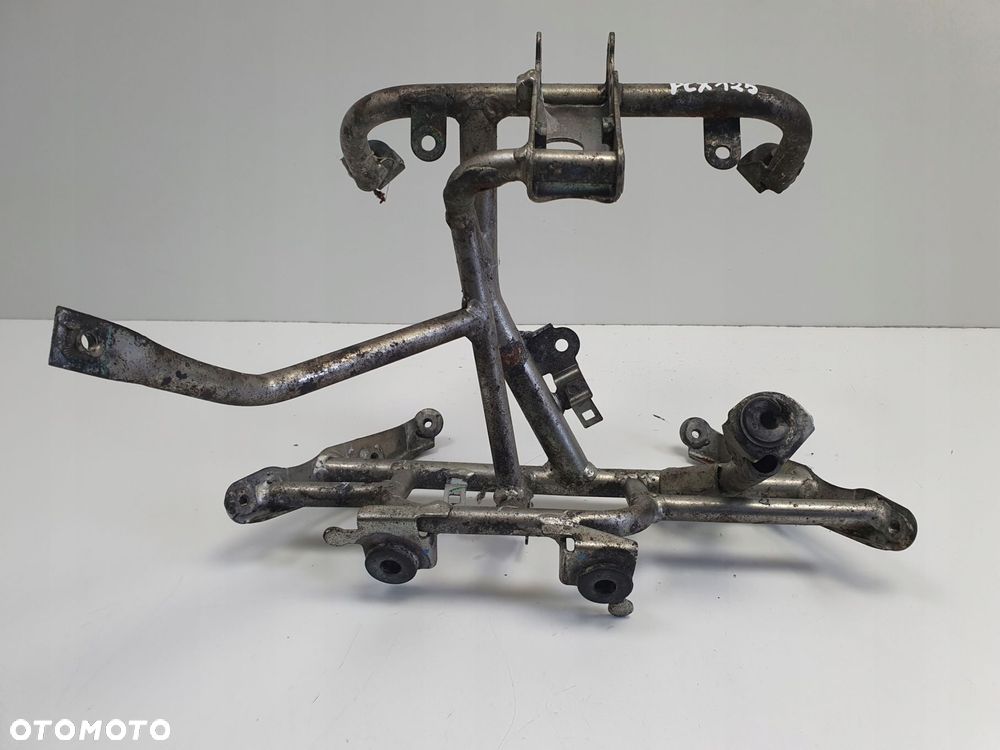 STELAŻ RAMY PRZEDNIEJ HONDA PCX 125 PCX125 mocowanie czachy owiewki Przód - 2