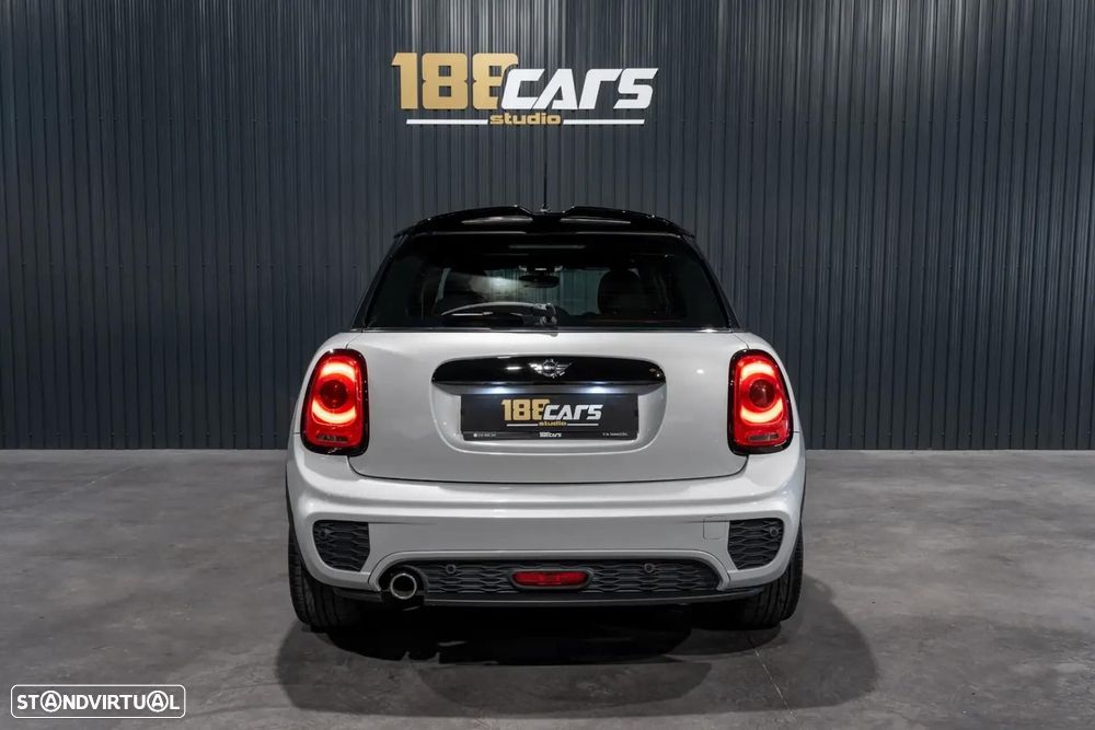 MINI 5 Portas Cooper D Auto - 55