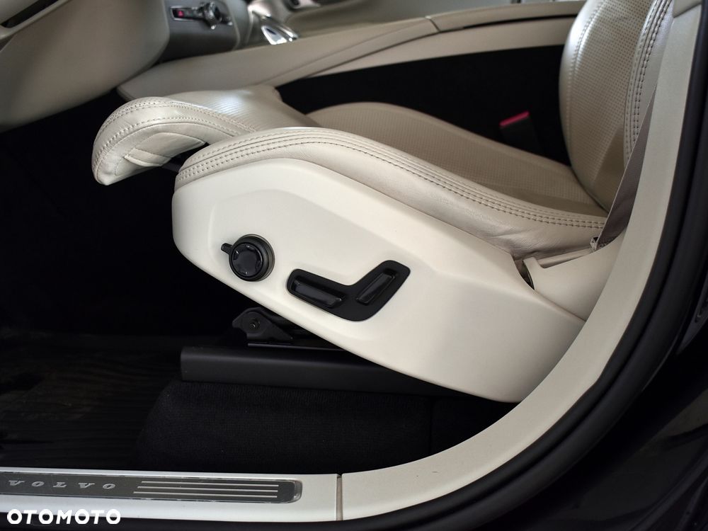 Volvo XC 90 B5 D AWD Inscription 7os - 24