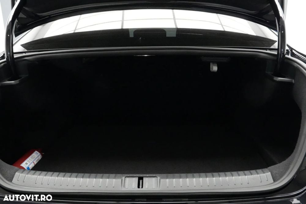 Volkswagen Passat 2.0 TDI DSG Highline - 27
