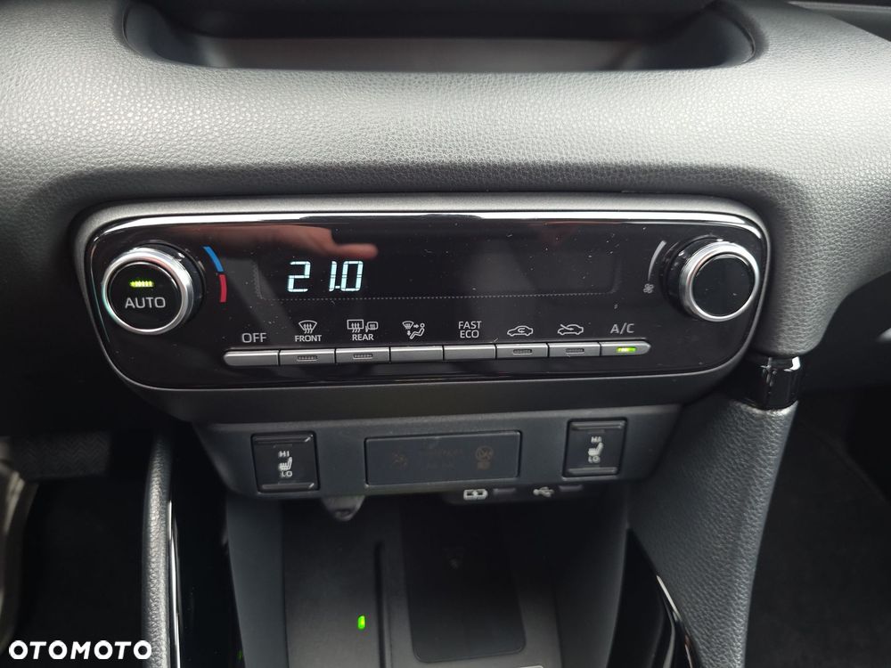 Toyota Yaris Hybrid 1.5 Style - 22