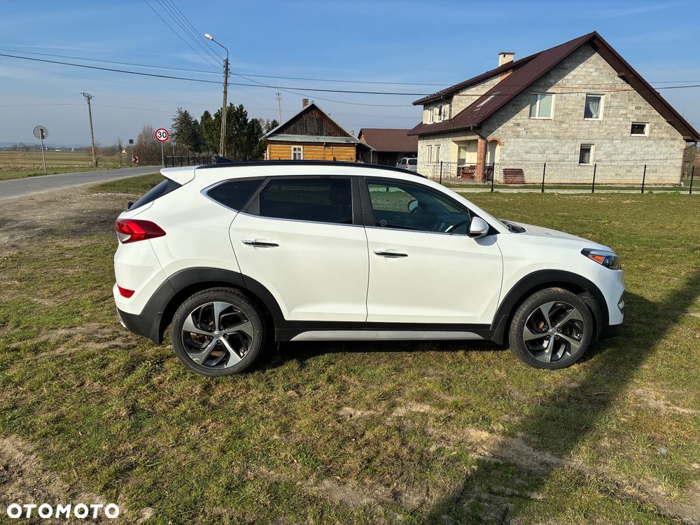 Hyundai Tucson - 8