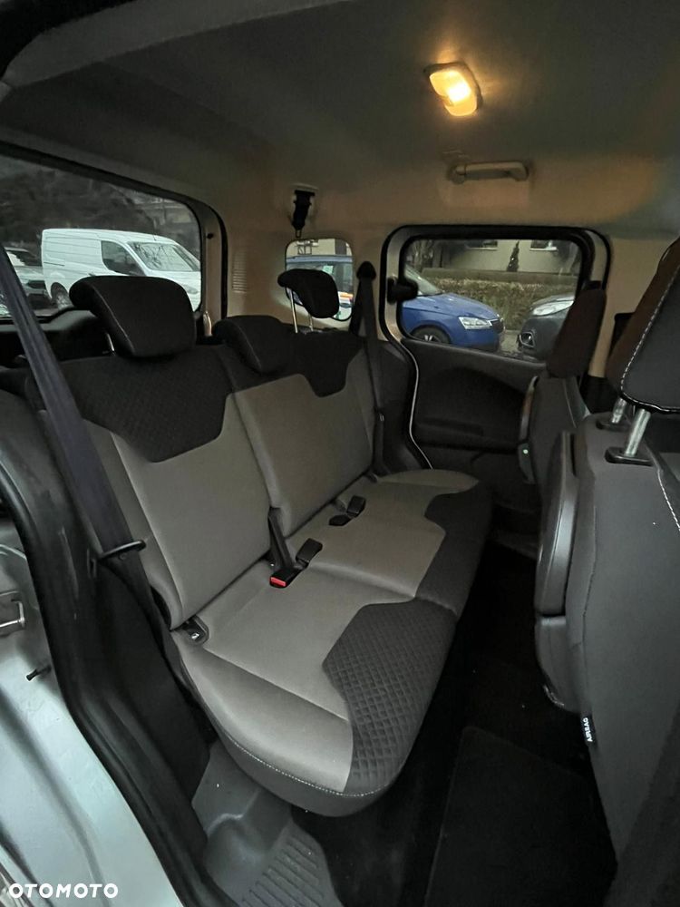 Ford Tourneo Courier - 14