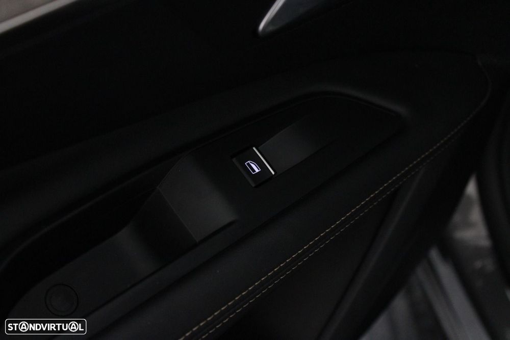 Peugeot 3008 1.6 Hybrid GT Line e-EAT8 - 31