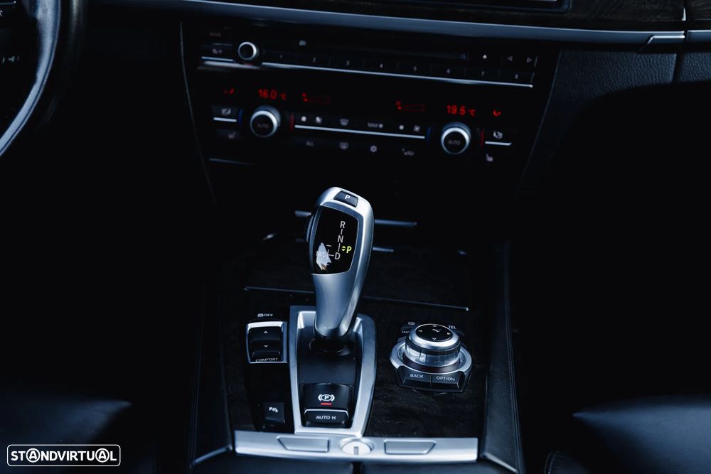 BMW 740 d Pack M - 23