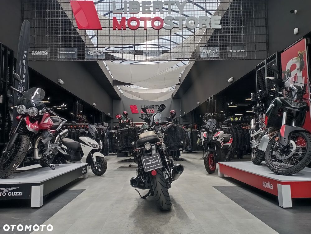 Moto Guzzi V7 - 6