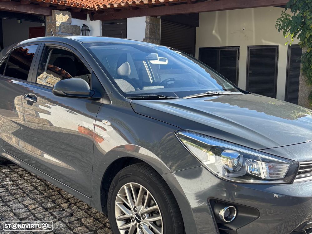 Kia Rio - 4