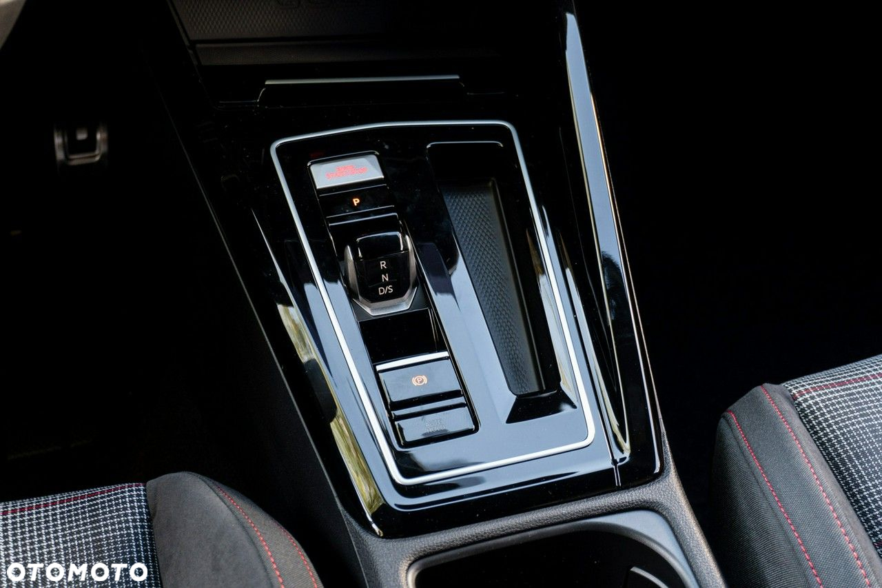 Volkswagen Golf - 18