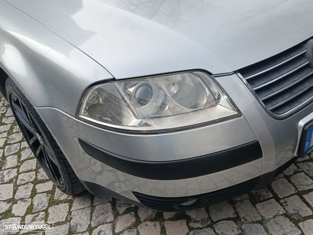 VW Passat 1.9 TDi Highline - 21