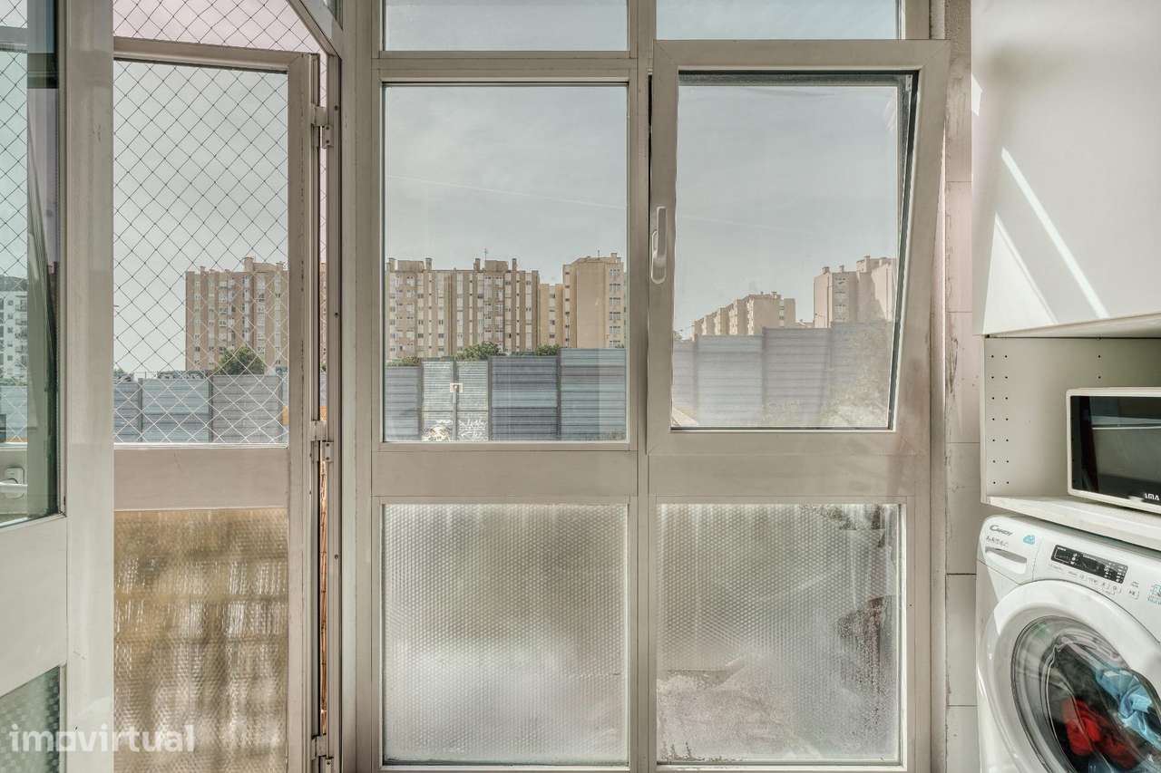 T2 Orientado a Sul com Garagem, Varanda, e Elevador | Lumiar, Lisboa - Grande imagem: 4/25