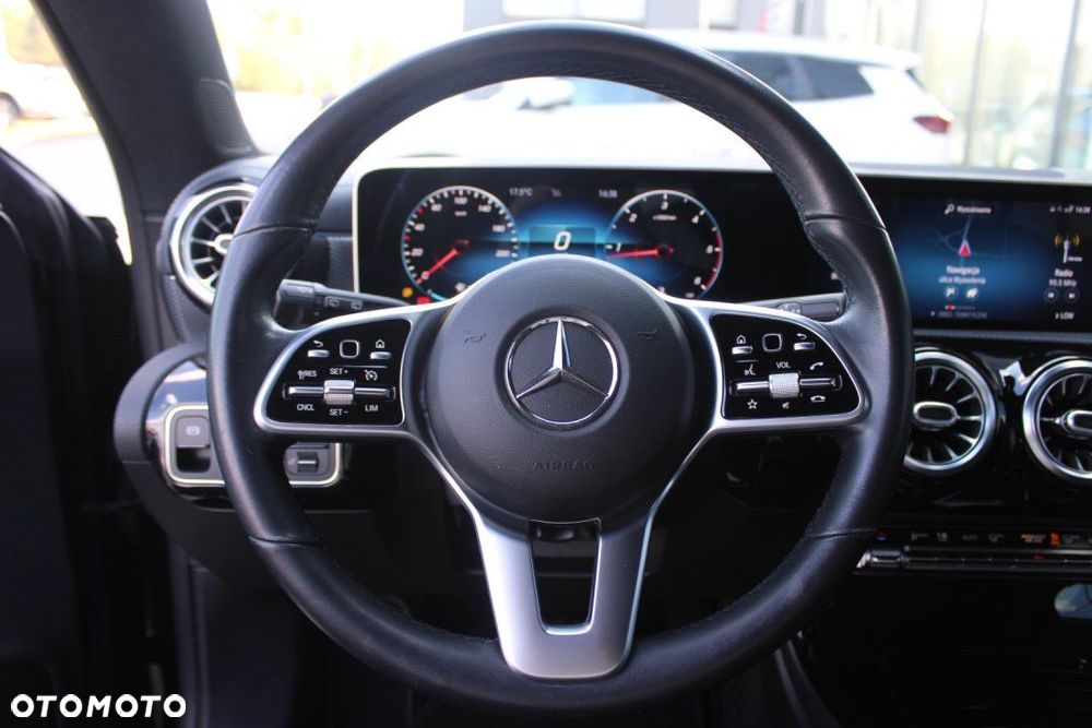 Mercedes-Benz CLA - 27