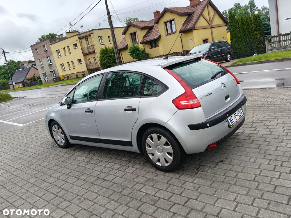 Citroën C4 1.4 16V Impress - 16