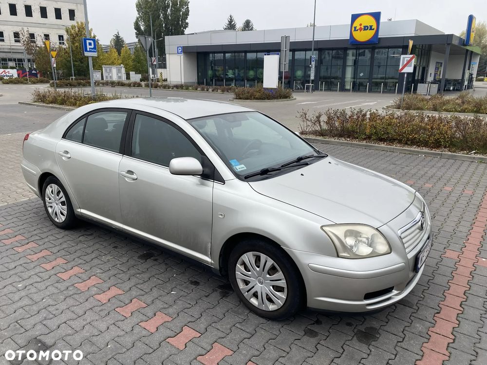 Toyota Avensis 1.8 VVT-i Sol - 13