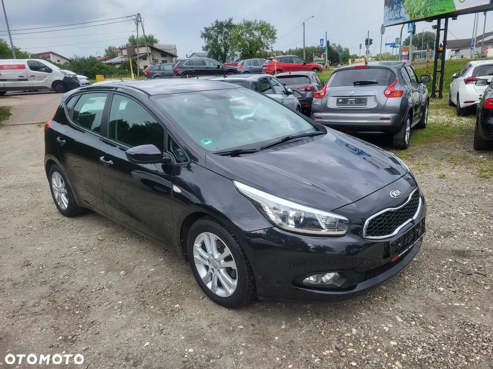 Kia Ceed 1.4 CVVT Dream-Team Edition - 3