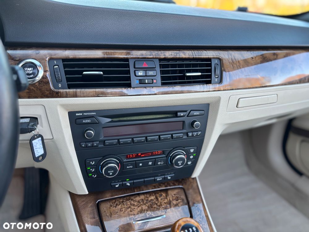 BMW Seria 3 320i Cabrio M Sport Edition - 25