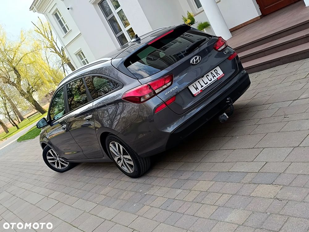 Hyundai i30 blue Kombi 1.6 CRDi Style - 4