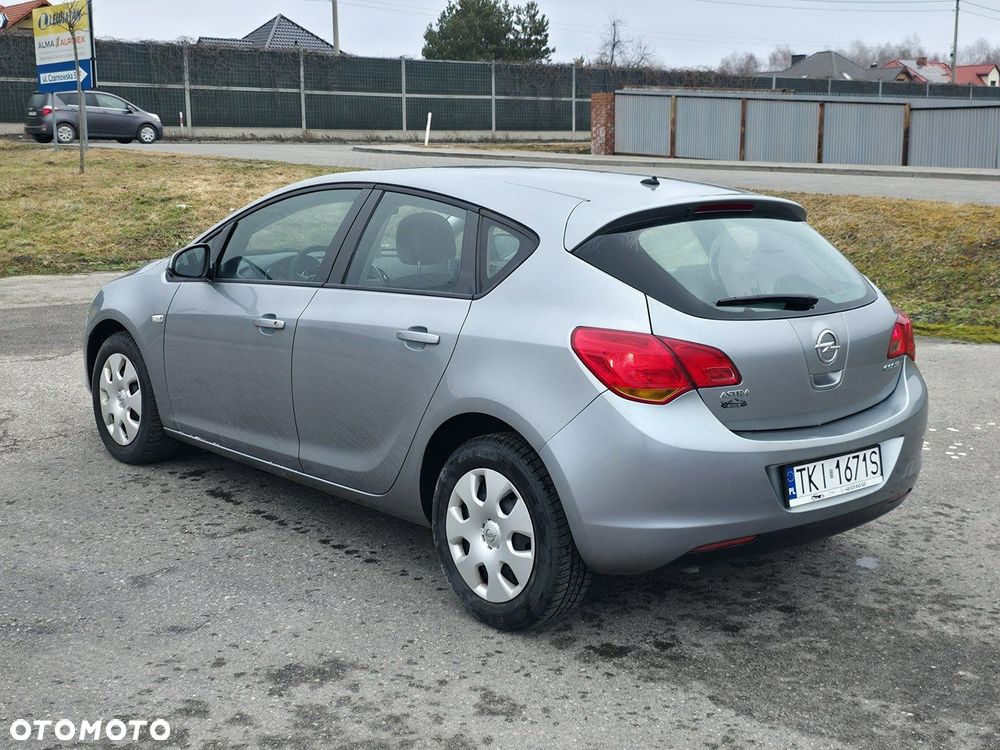 Opel Astra - 2
