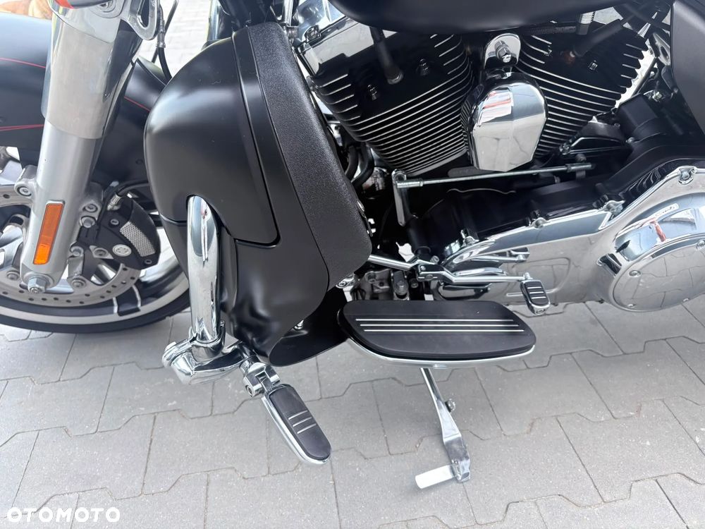 Harley-Davidson Touring Street Glide - 11