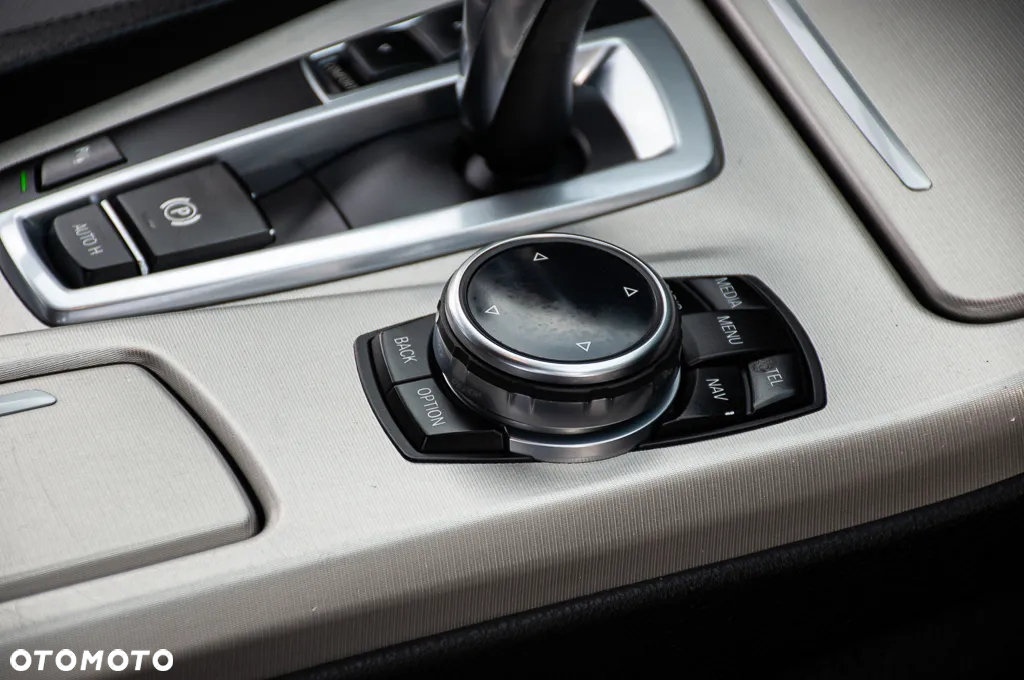 BMW Seria 5 518d Touring Luxury Line - 19