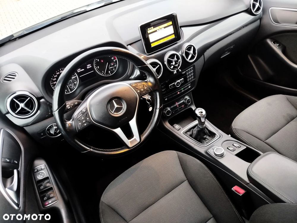 Mercedes-Benz Klasa B 180 CDI (BlueEFFICIENCY) - 39