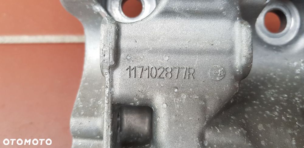 Łapa mocowanie alternatora Trafic 2,0 DCI M9R710 nr 117102877R - 2