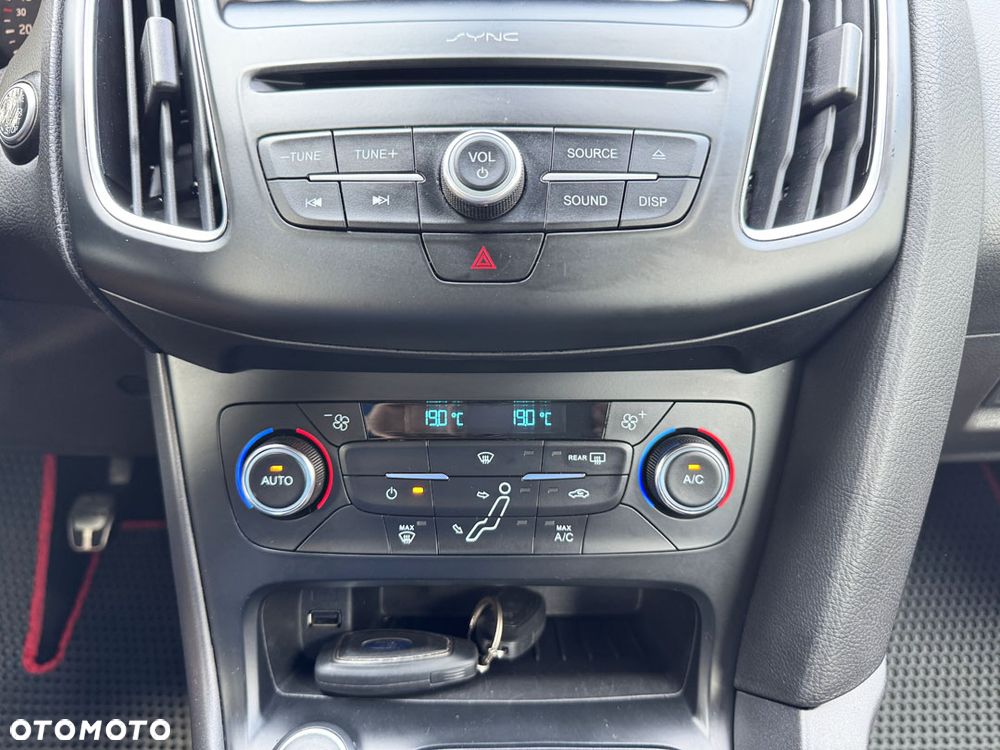 Ford Focus 1.0 EcoBoost Start-Stopp-System ST-LINE - 27