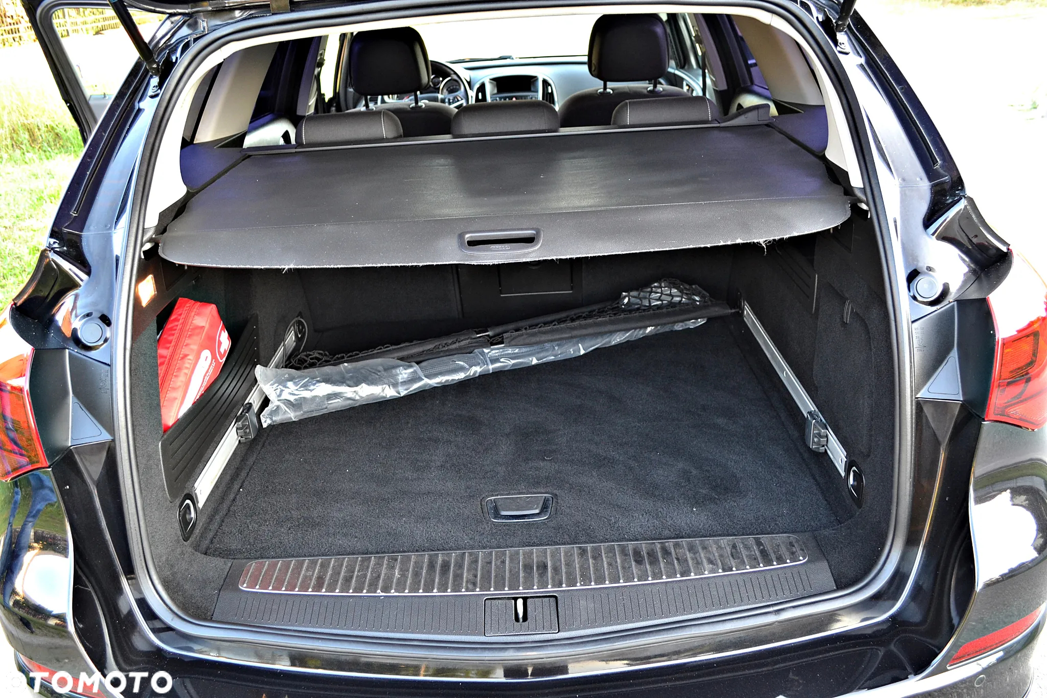 Opel Astra 1.6 Turbo Sport - 30