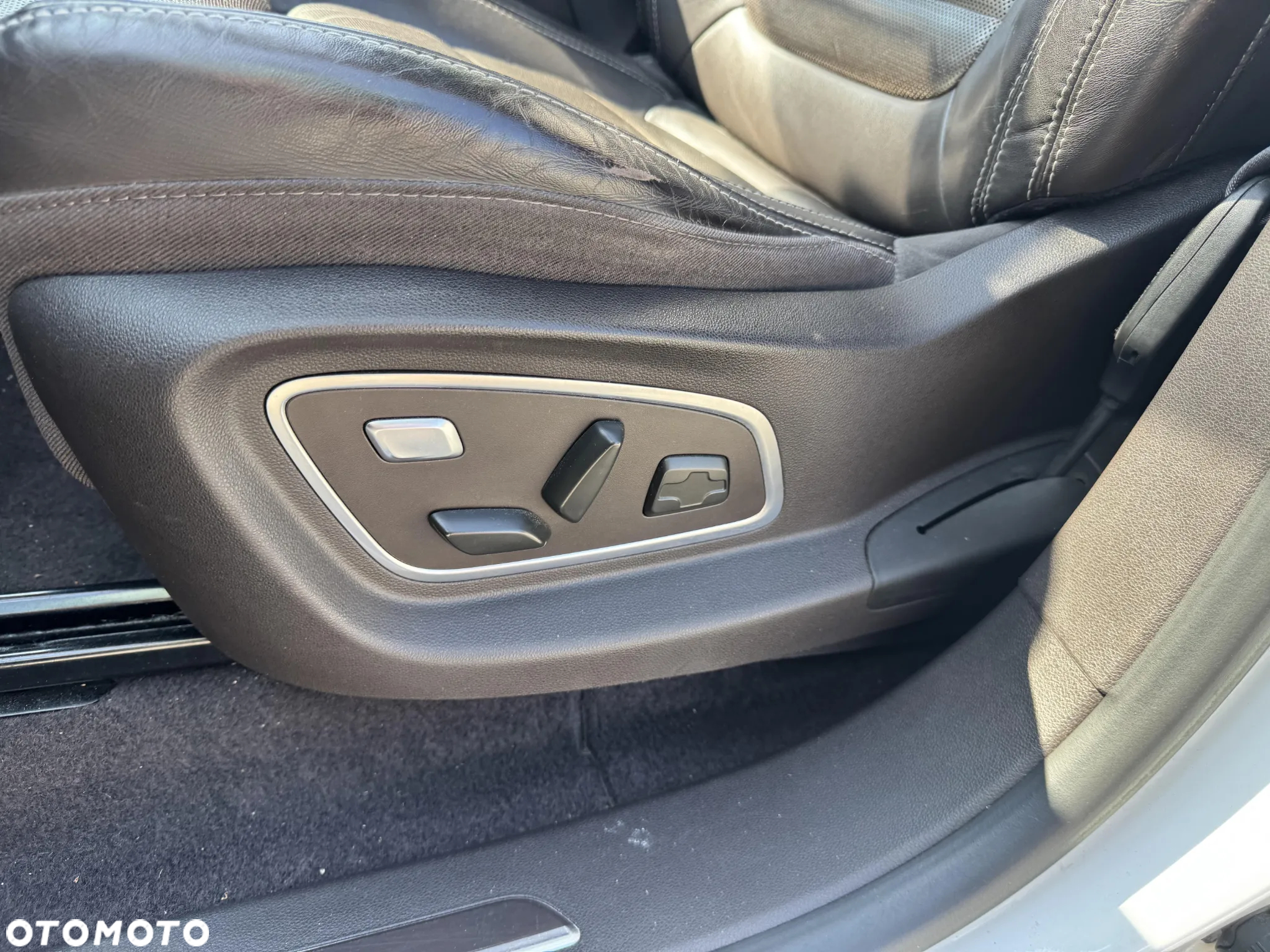 Renault Espace 1.6 dCi Energy Initiale Paris EDC 7os - 29