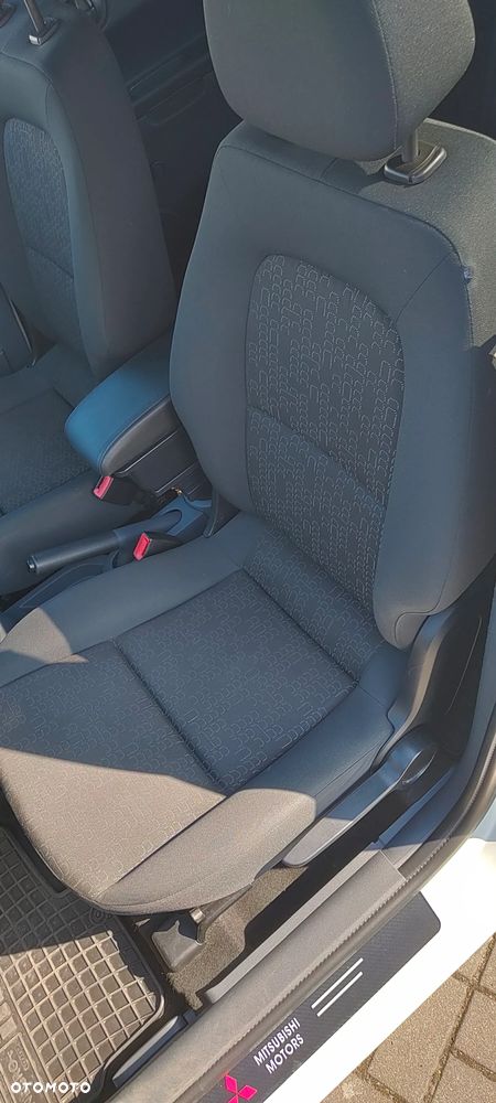 Mitsubishi Colt 1.3 Inform - 40