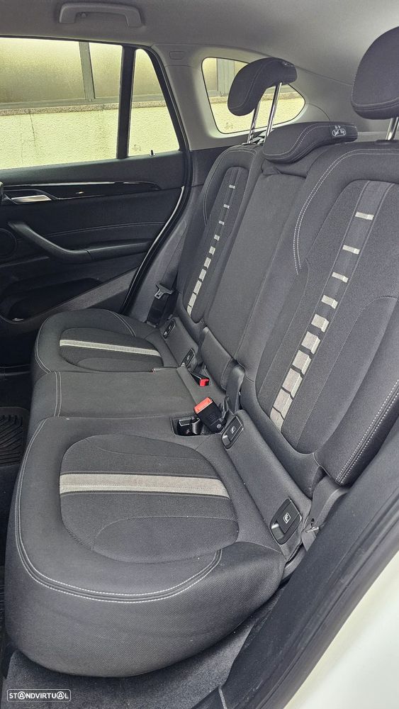 BMW X1 18 d sDrive Line Sport - 8