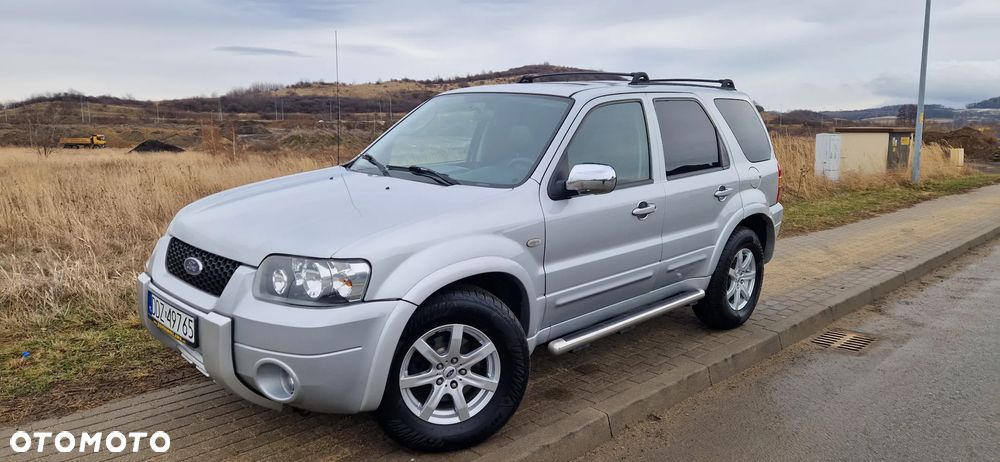 Ford Maverick 3.0 V6 Limited - 1