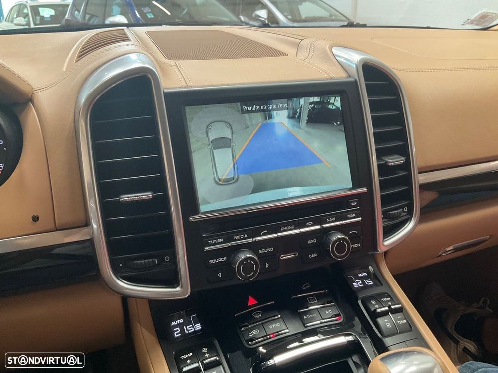 Porsche Cayenne S E-Hybrid Platinum Edition - 22