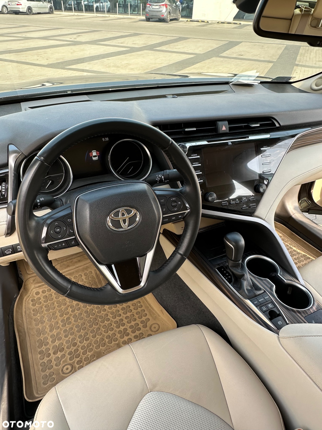Toyota Camry 2.5 Hybrid Executive CVT - 6