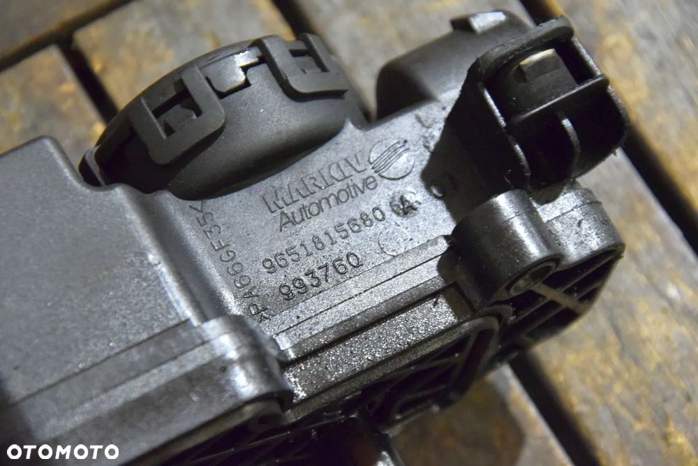Citroen C5 LIFT 04-08 1.6 HDI Pokrywa zaworów 9651815680 - 3