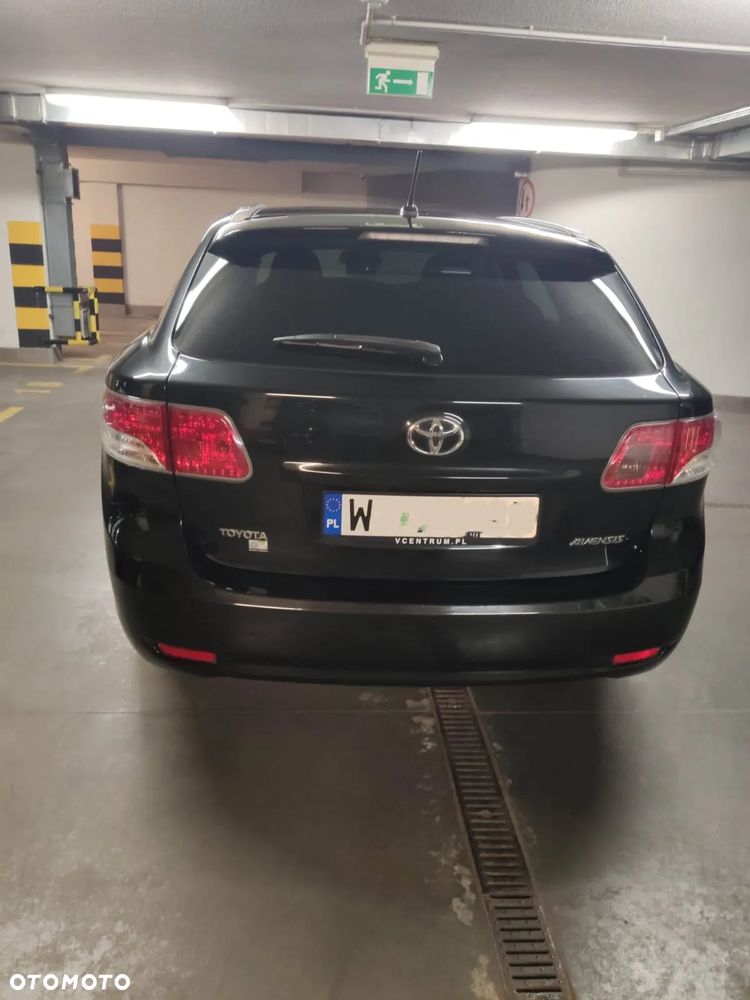 Toyota Avensis - 5