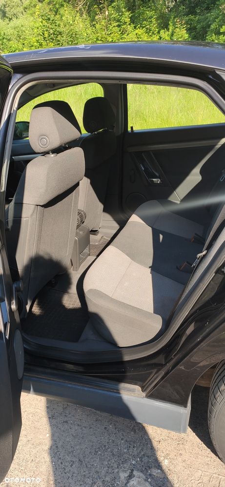 Opel Vectra 1.9 CDTI Essentia - 11