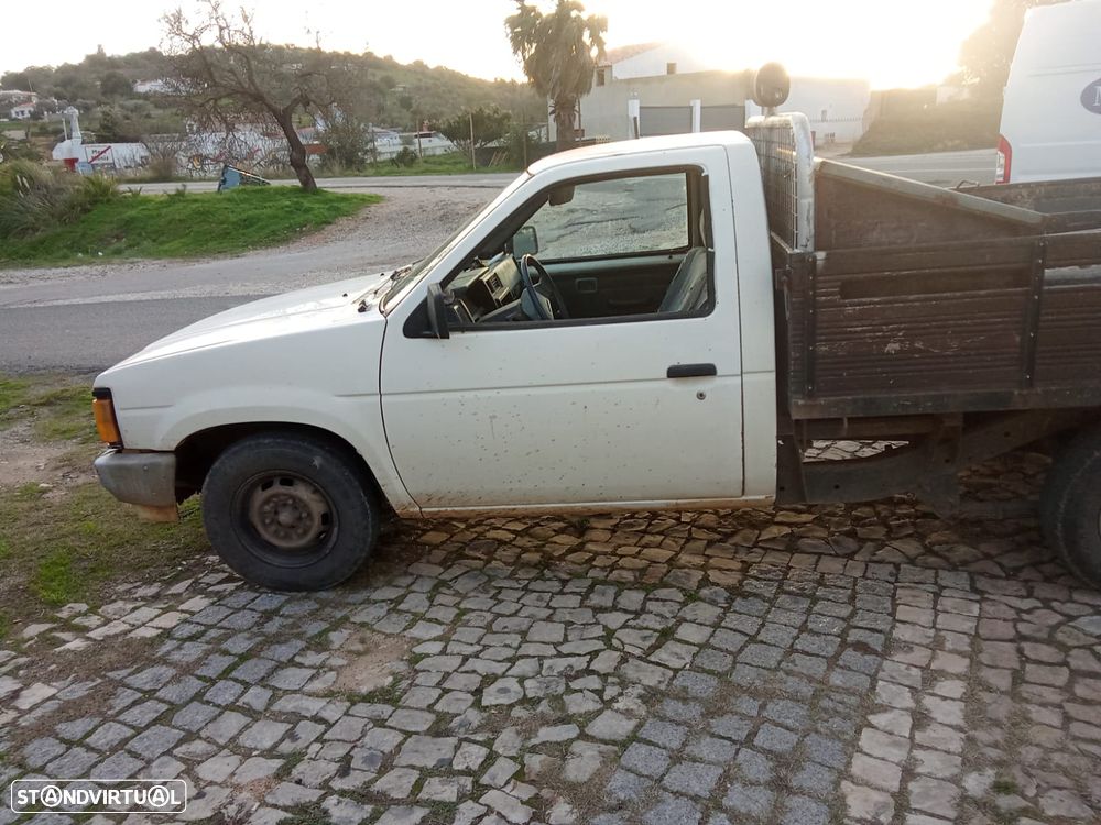 Nissan Pick Up - 5
