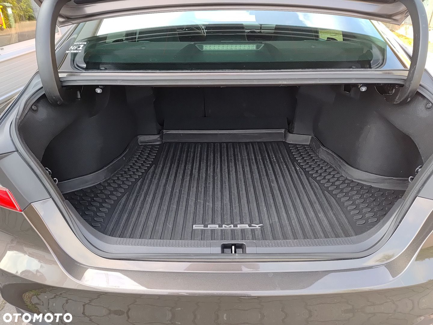Toyota Camry - 8