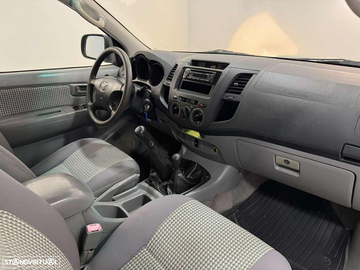 Toyota Hilux 2.5 D-4D CD - 9