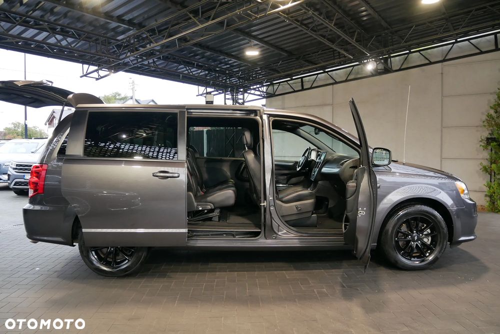 Dodge Grand Caravan - 6