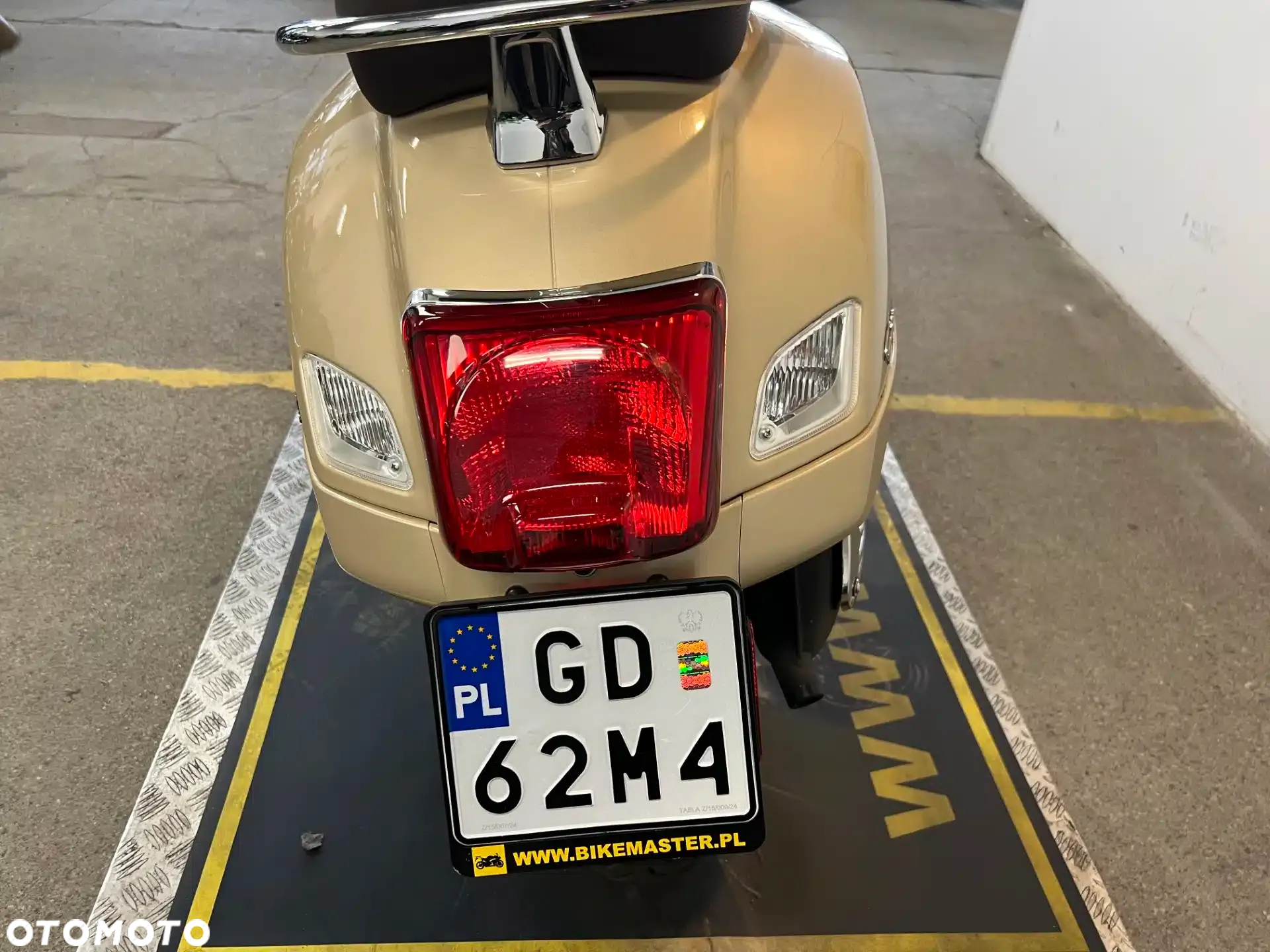 Vespa GTS - 22