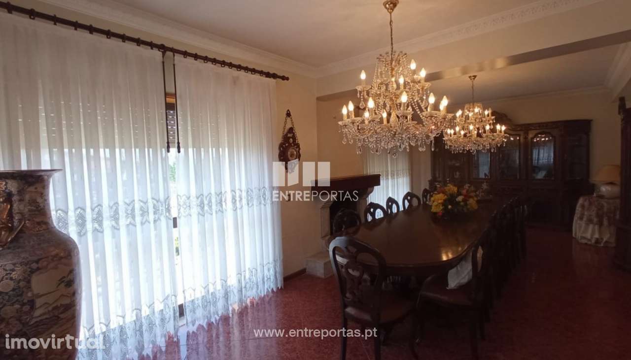 Venda de Moradia V4 com jardim e piscina, Argivai, Póvoa de Varzim - Grande imagem: 4/23