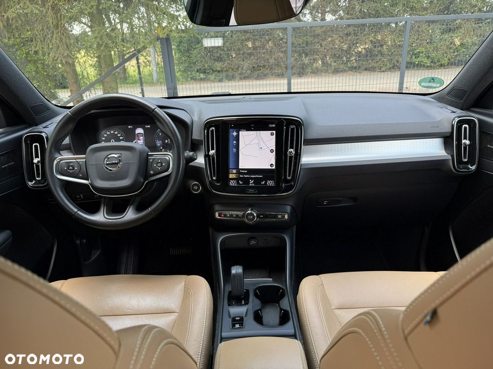 Volvo XC 40 D4 AWD Momentum Pro - 4