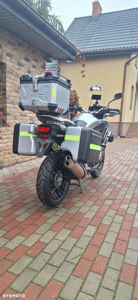 Honda VFR - 10
