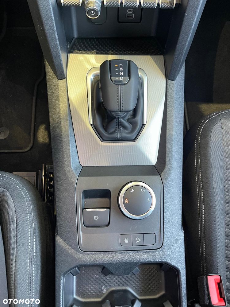 Volkswagen Amarok - 25